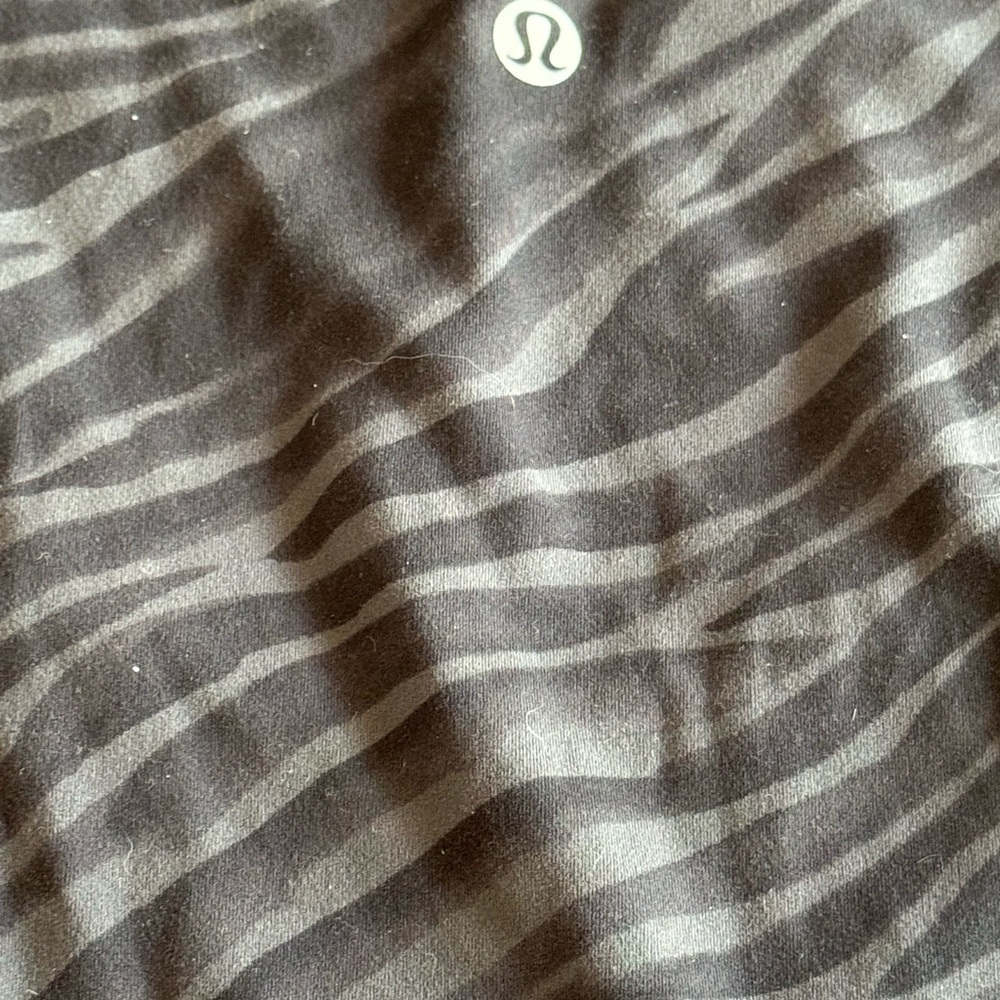 Lululemon Align Short Sleeve Animal Print Top Black and Gray 6 - Picture 3 of 3